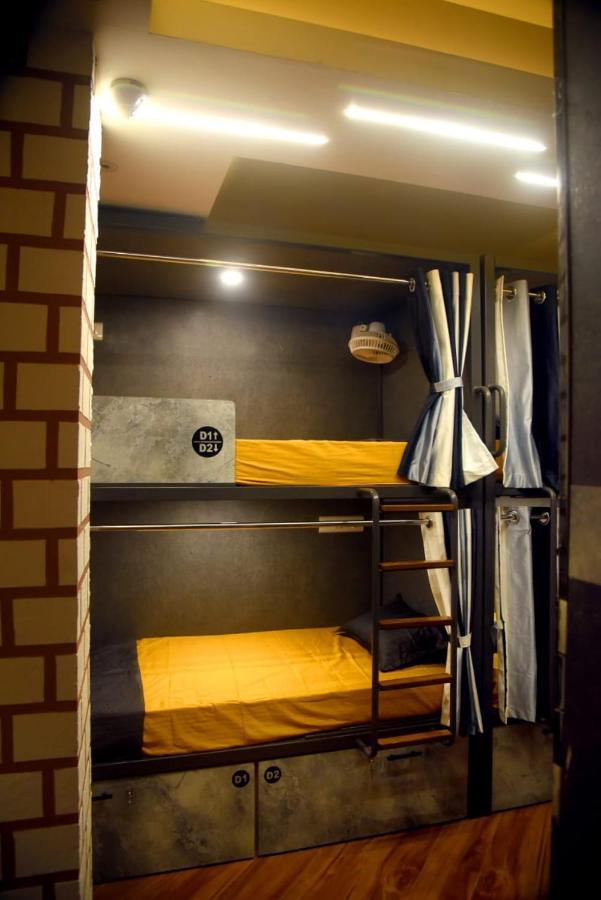 Charyana Hotel Ac Dormitory Ахмедабад Екстер'єр фото
