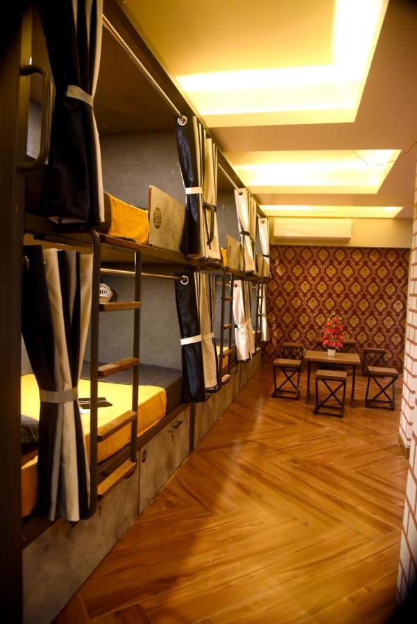 Charyana Hotel Ac Dormitory Ахмедабад Екстер'єр фото