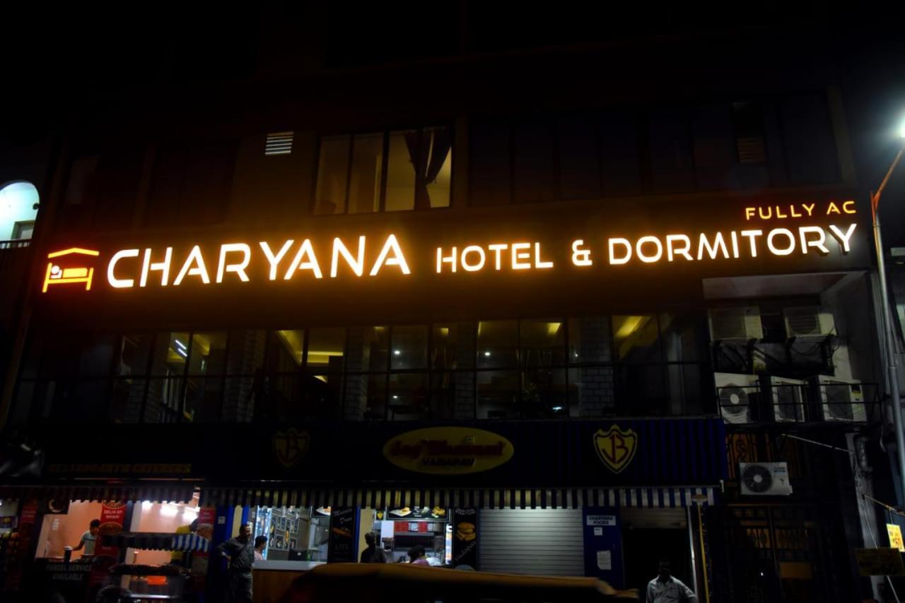 Charyana Hotel Ac Dormitory Ахмедабад Екстер'єр фото