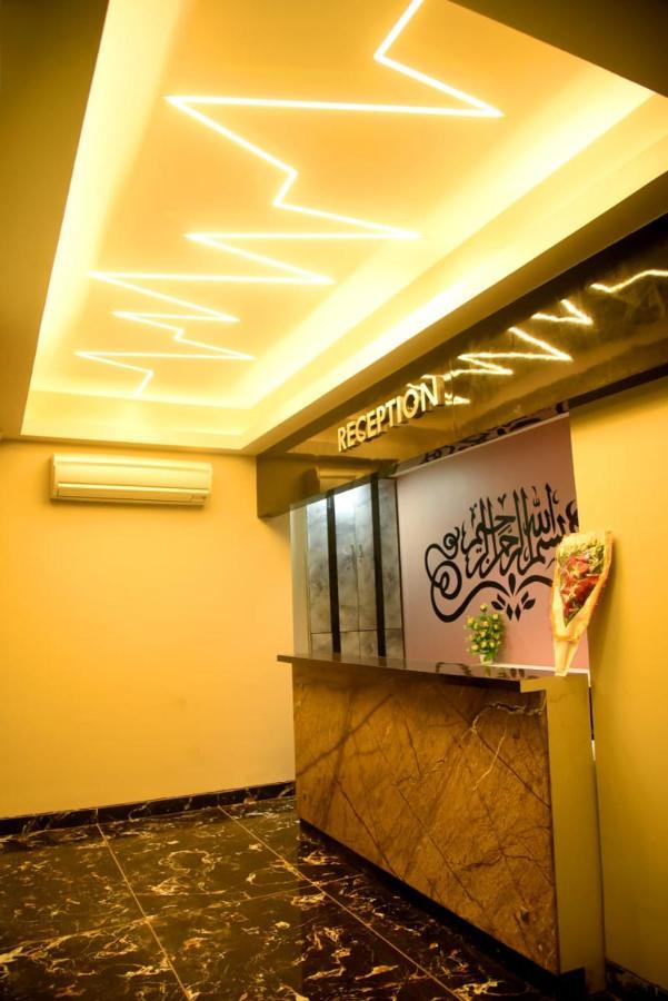 Charyana Hotel Ac Dormitory Ахмедабад Екстер'єр фото