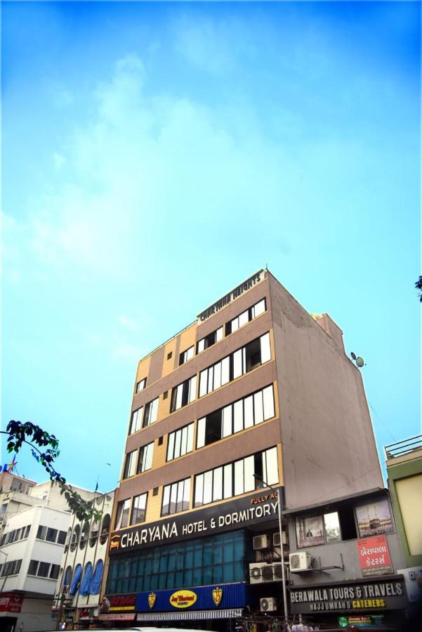 Charyana Hotel Ac Dormitory Ахмедабад Екстер'єр фото